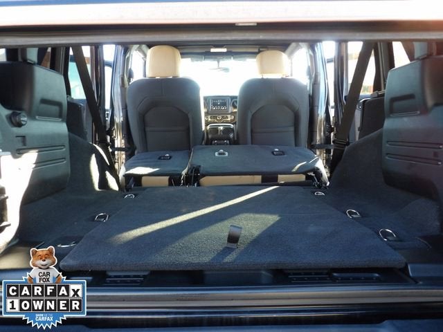 2020 Jeep Wrangler Black and Tan