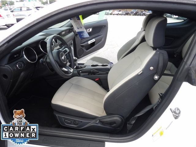 2021 Ford Mustang EcoBoost - Photo 33