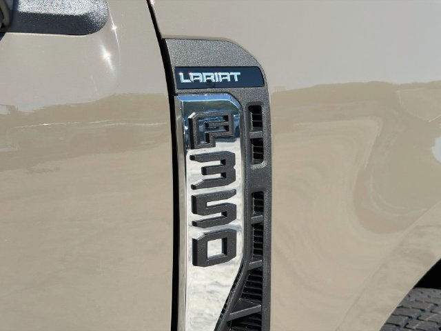 2027 Ford F-350SD LARIAT
