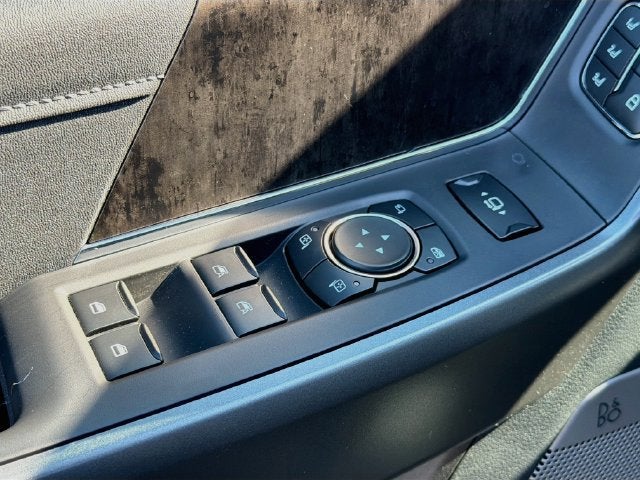 2027 Ford F-350SD LARIAT