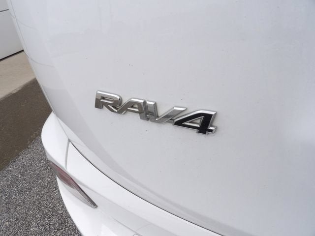 2018 Toyota RAV4 SE