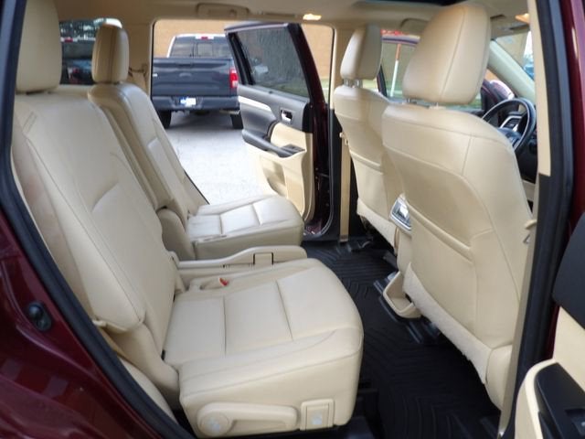 2017 Toyota Highlander SE