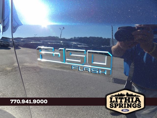 2025 Ford F-150 Lightning Flash