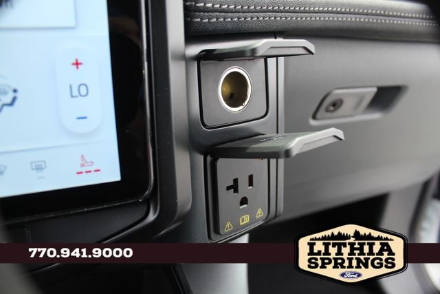 2025 Ford F-150 Lightning Flash